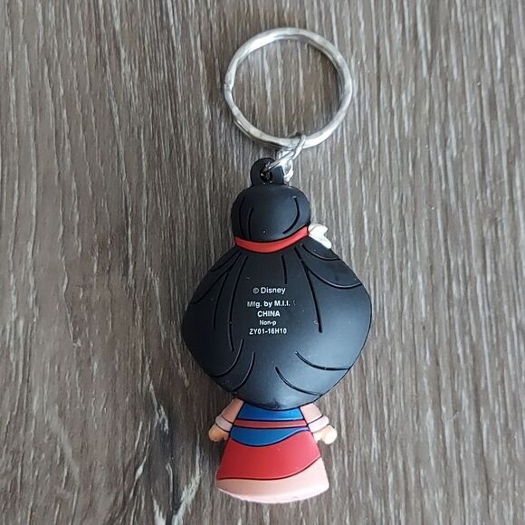 Disney Mulan Keychain - Picture 2 of 3